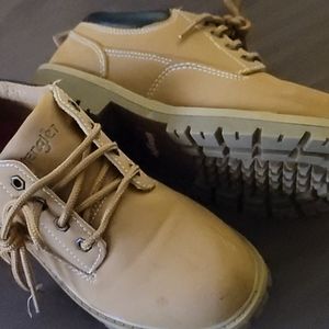 Wrangler shoe with memory foam